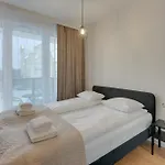 Rentplanet - Portovo 아파트