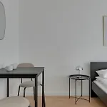 아파트 Rentplanet - Portovo